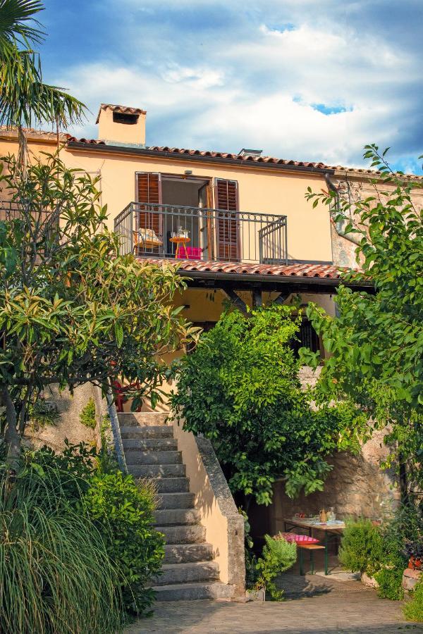 Holiday Home Kuca Na Moru Kornić Exteriér fotografie